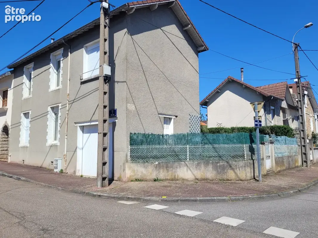 LIMOGES petite rue calme / secteur résidentiel : maison de ville à, rénover avec 3 chambres, garage et jardinet. - photo 4