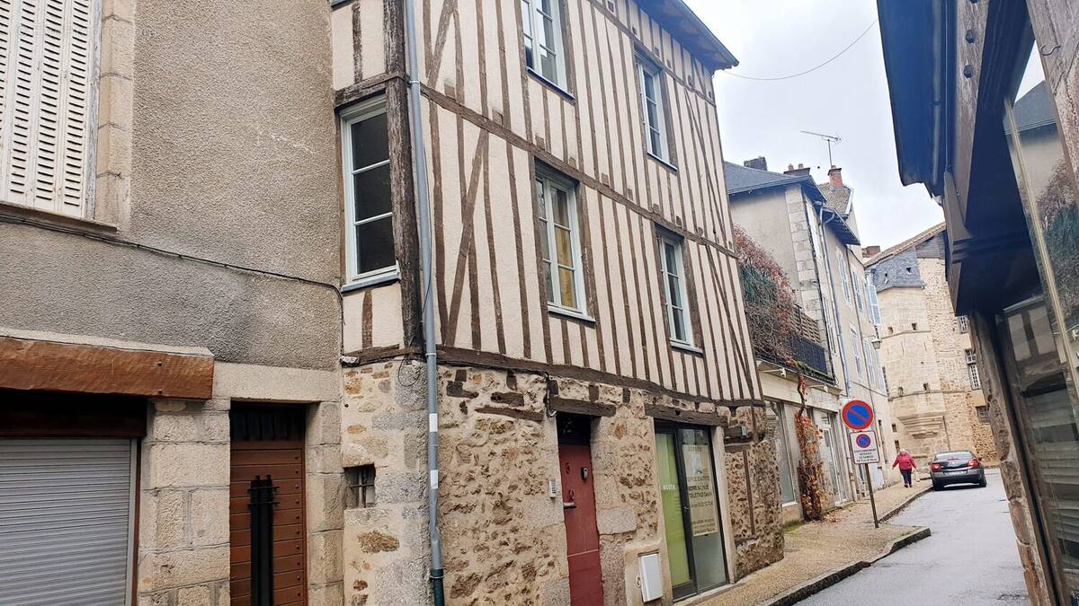 Appartement à SAINT-LEONARD-DE-NOBLAT