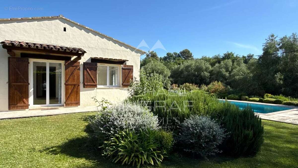 Maison à TOURRETTES-SUR-LOUP