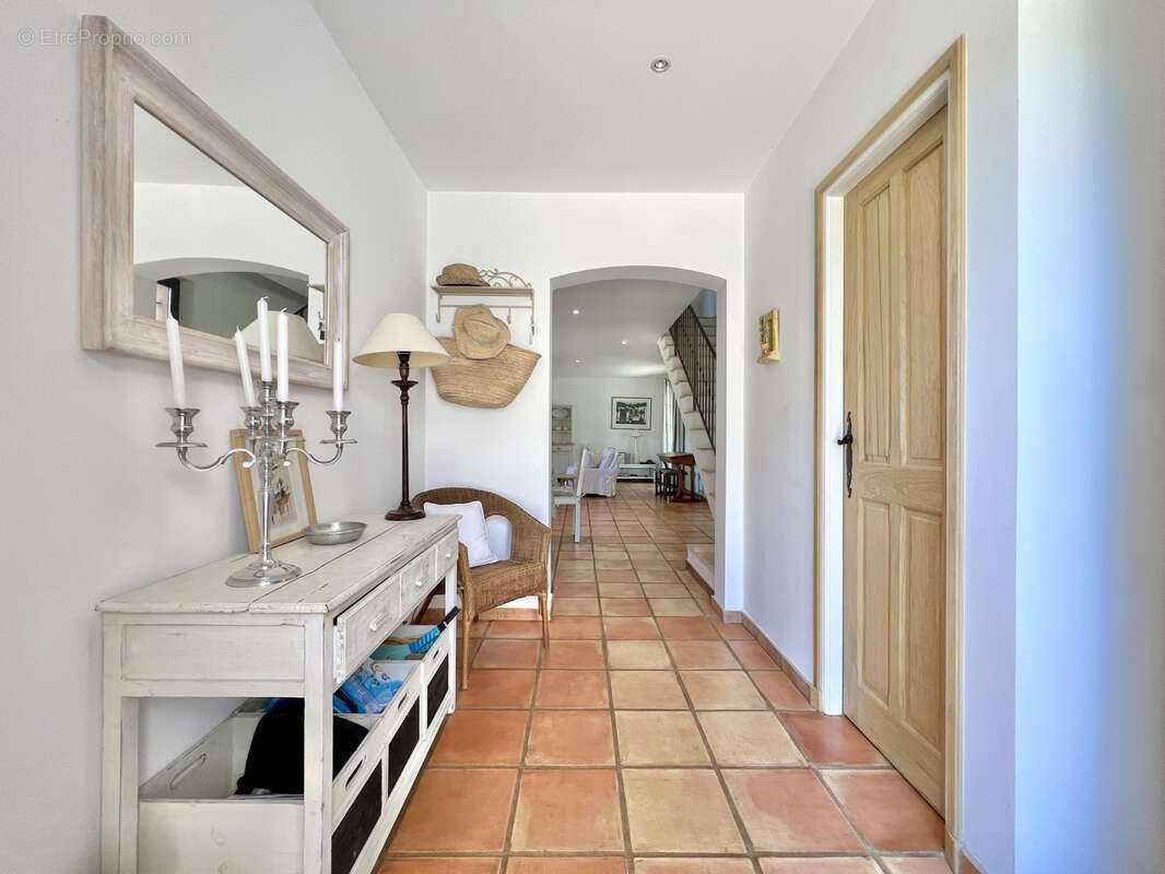 Maison à PLAN-DE-LA-TOUR