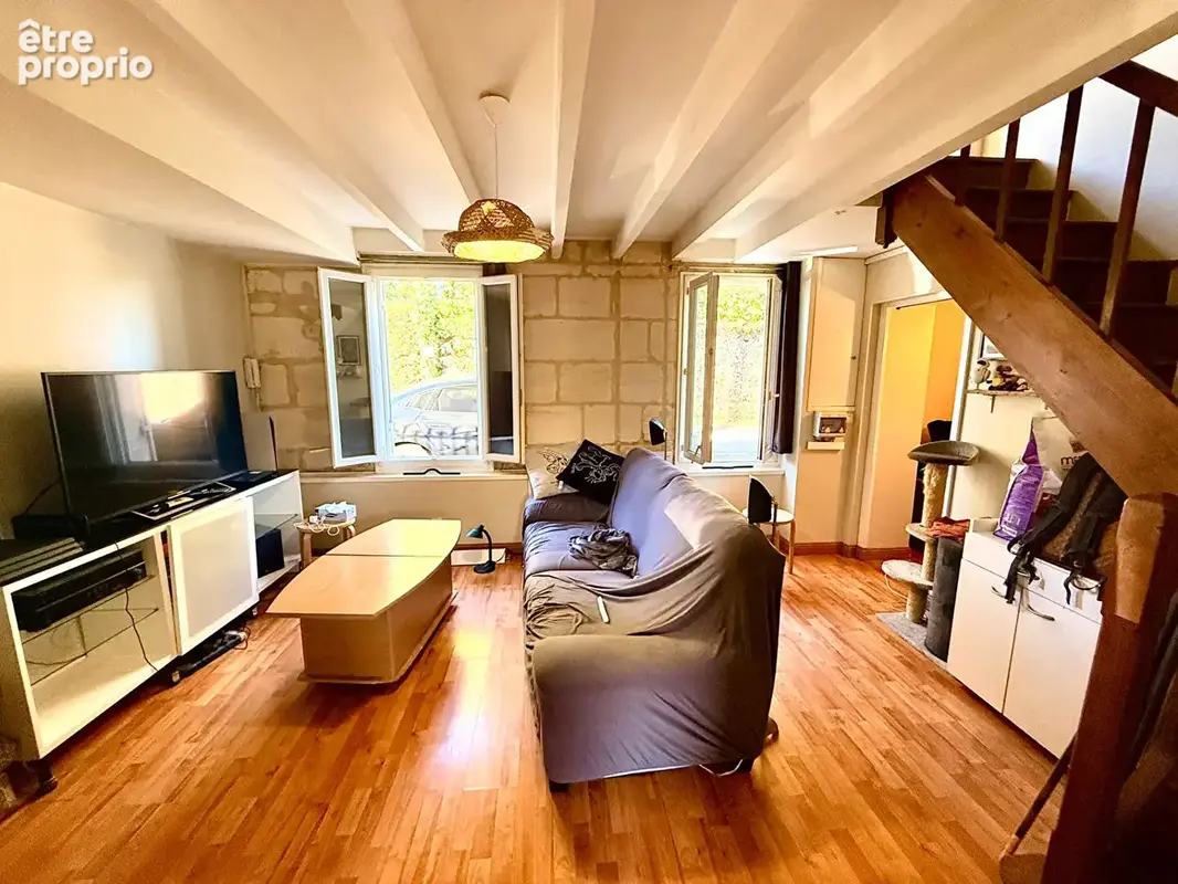 Maison en pierre en plein centre ville - photo 3