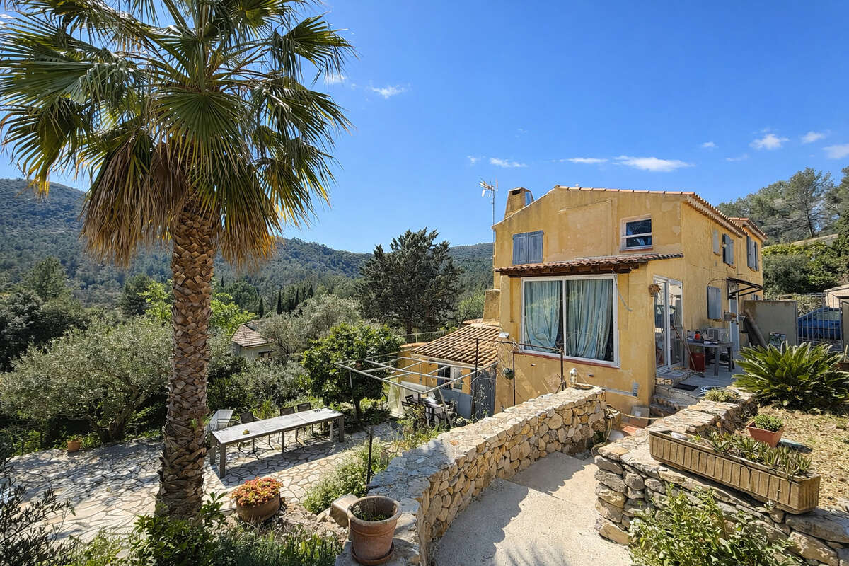 Maison à SOLLIES-TOUCAS