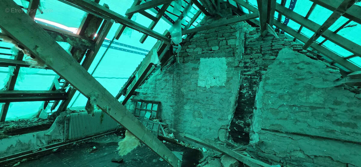 Maison à MOUTIERS-SAINT-JEAN