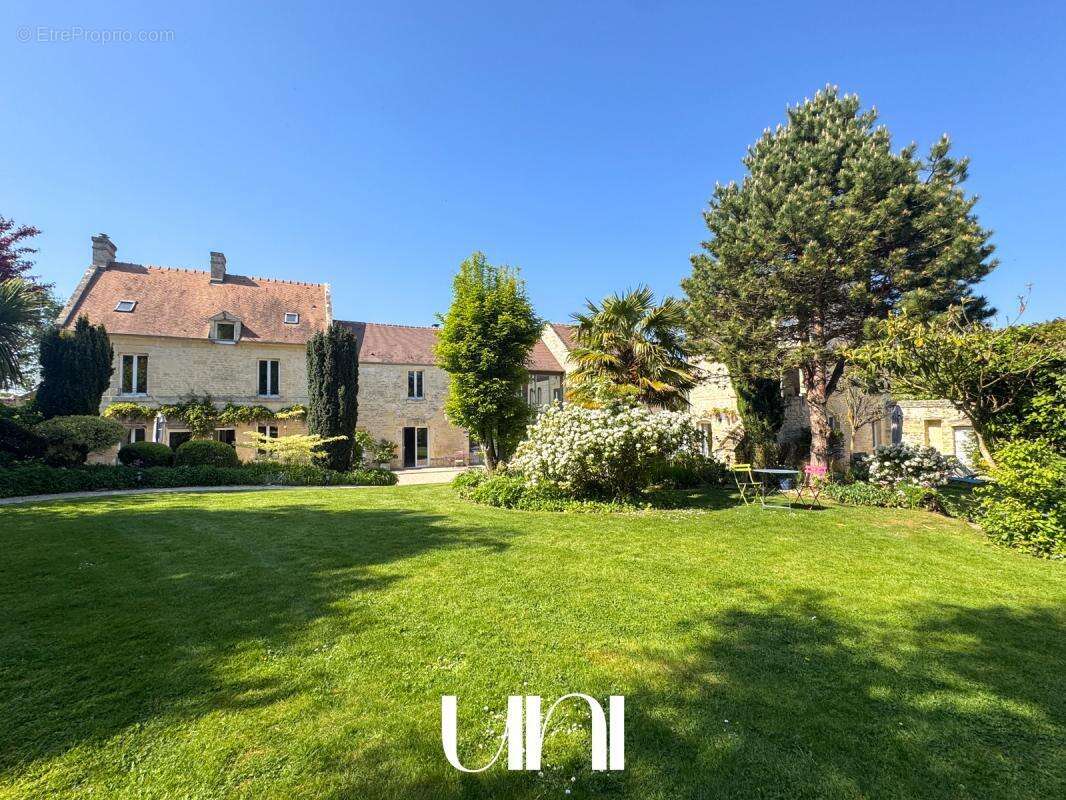 Maison à FONTAINE-HENRY