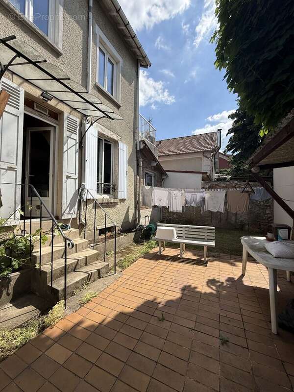 Appartement à SAINT-MAUR-DES-FOSSES