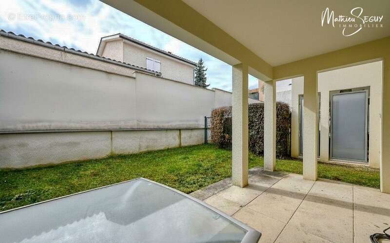 Appartement à THURINS