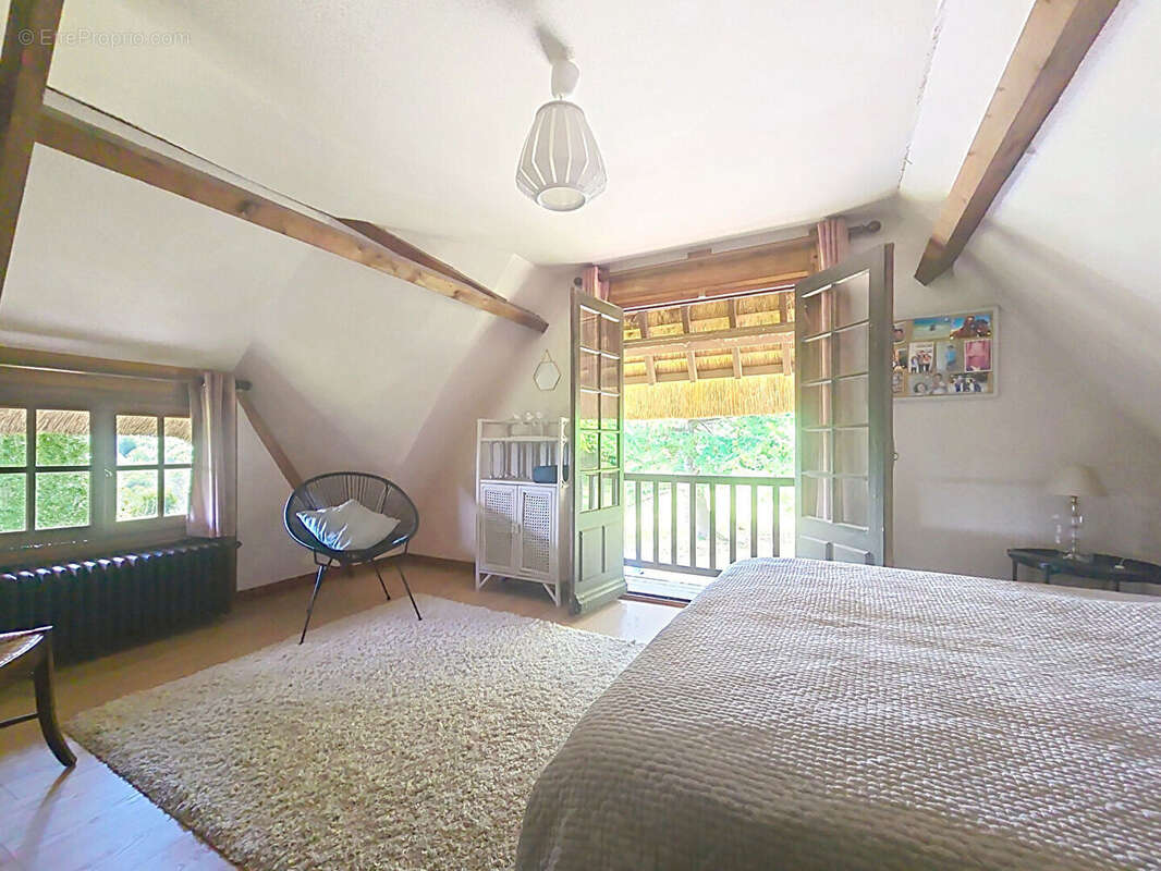GENNEVILLE - Maison de charme de 6 pièces - photo 9