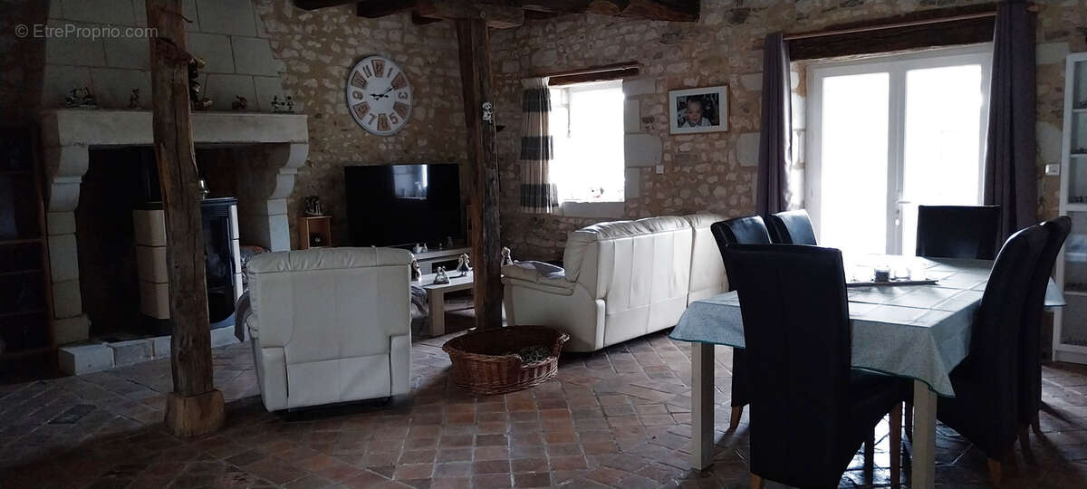 Maison à DANGE-SAINT-ROMAIN