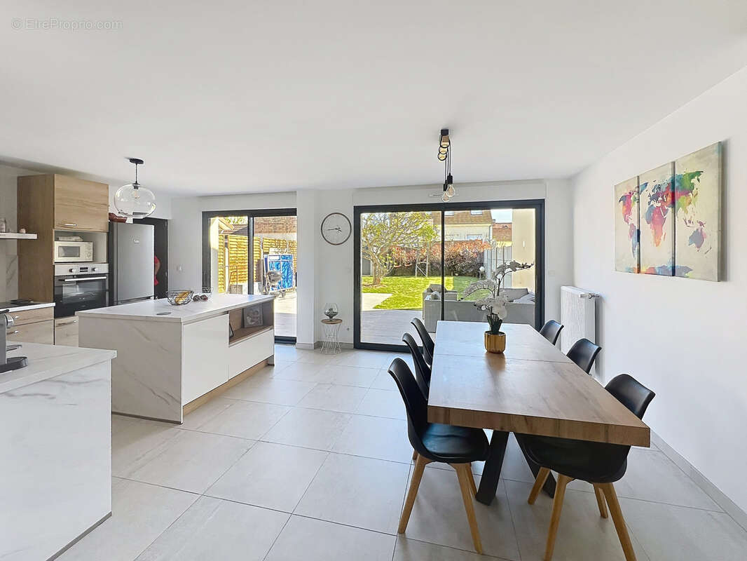 Maison à PARAY-VIEILLE-POSTE