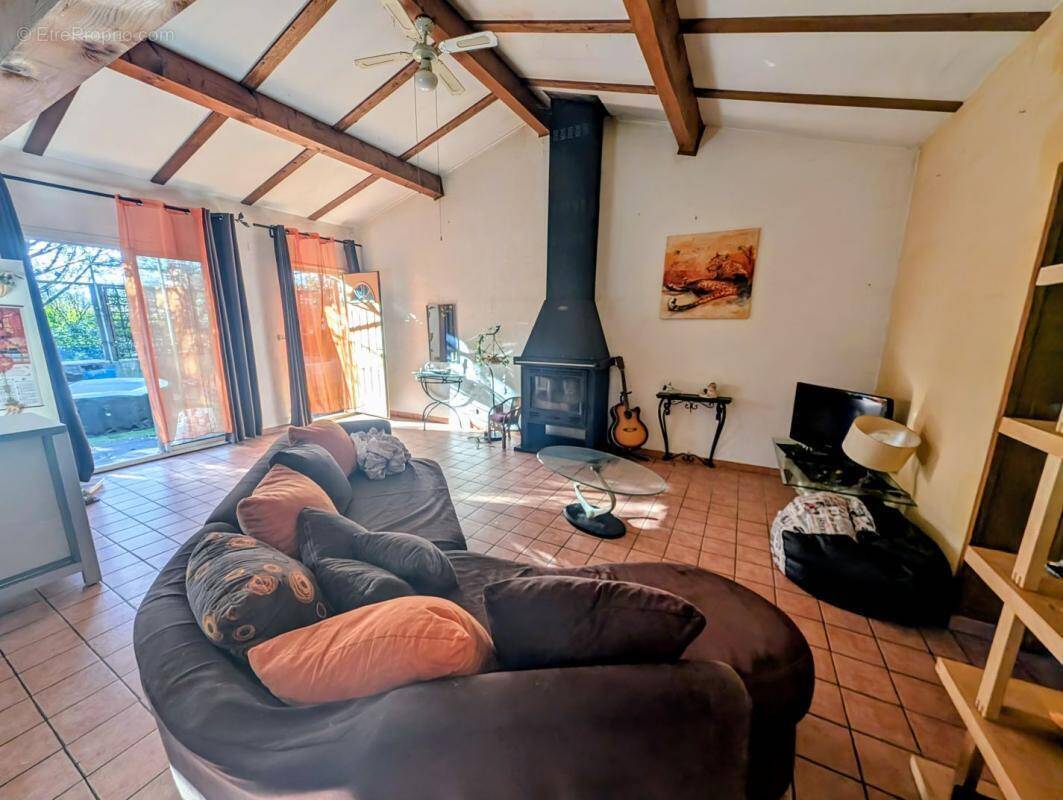 Maison à MEJANNES-LE-CLAP