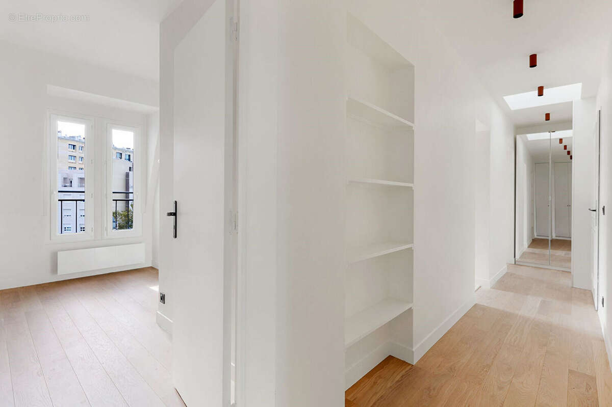 Appartement à PARIS-16E