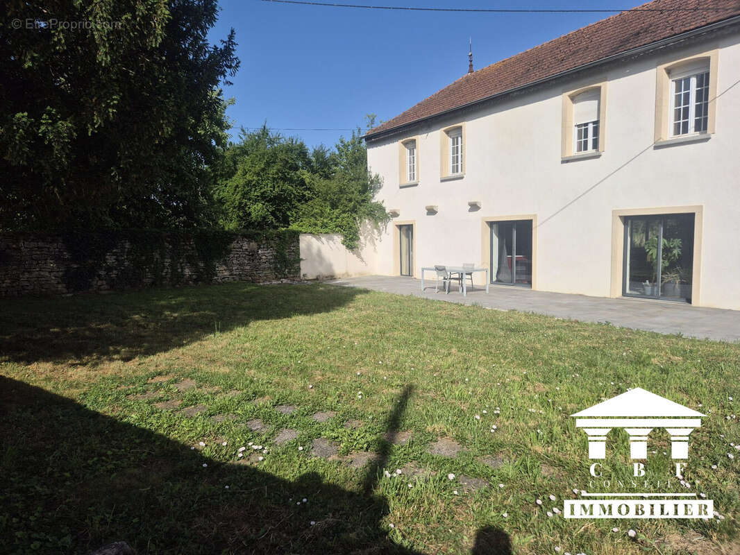Maison 247 m² à Dennevy  - photo 2