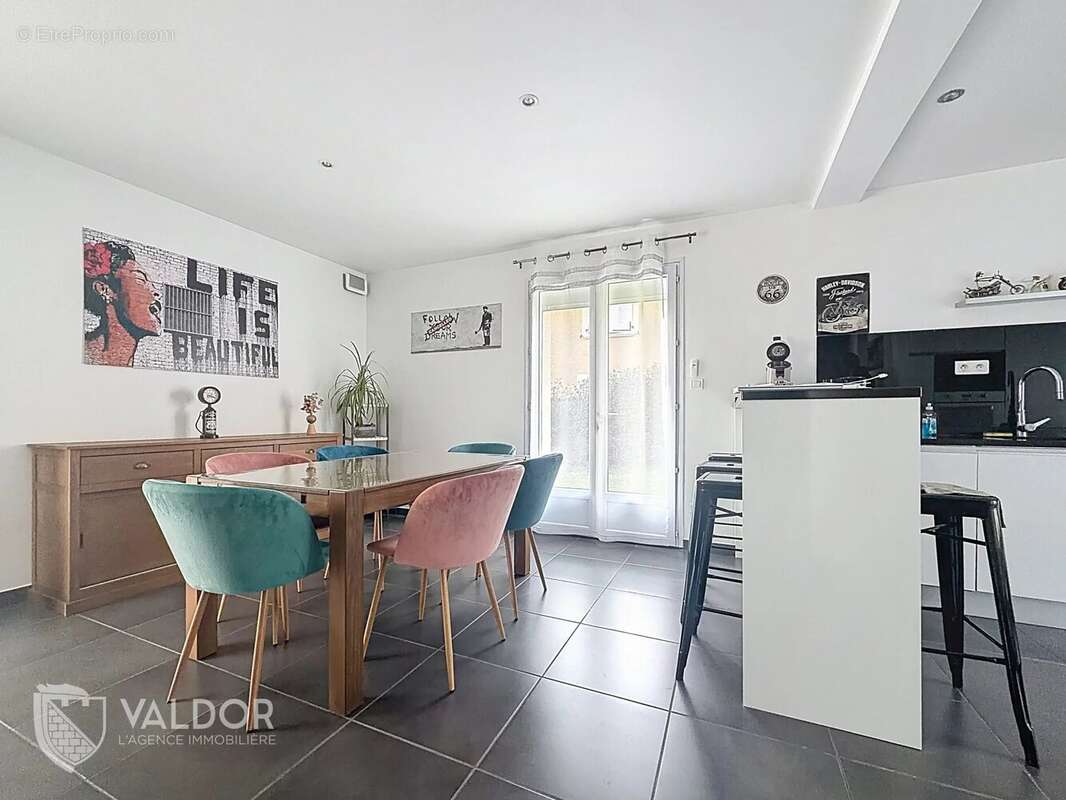 Maison à MONTMERLE-SUR-SAONE