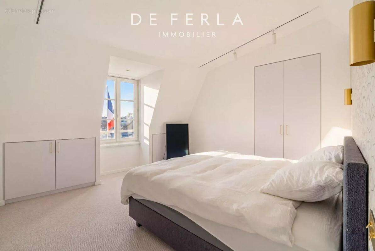 Appartement à PARIS-8E