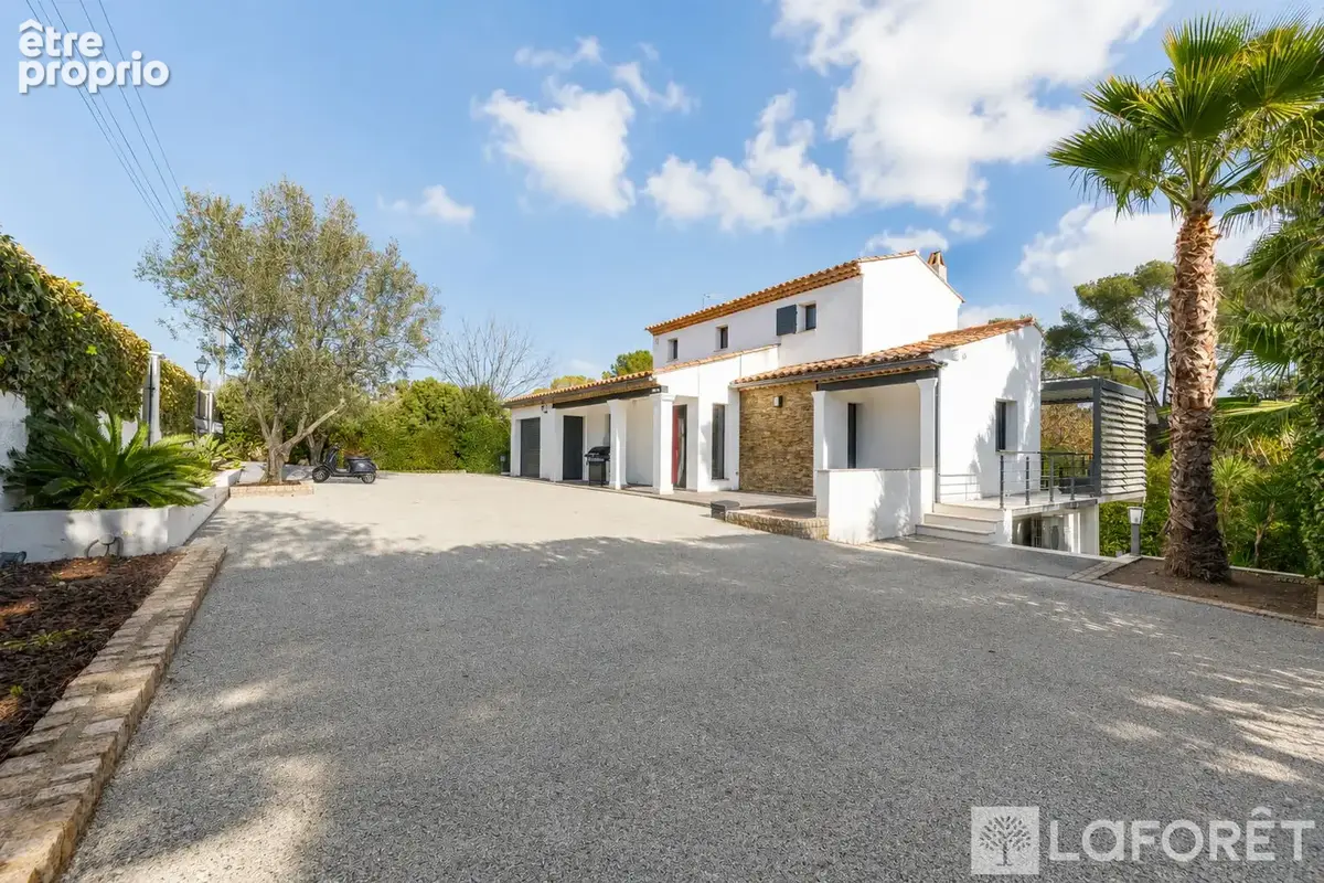 Fréjus  tour de mare  villa de prestige de 250 m² - photo 18