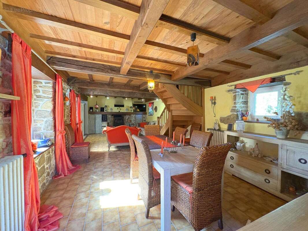 Maison à JULLOUVILLE