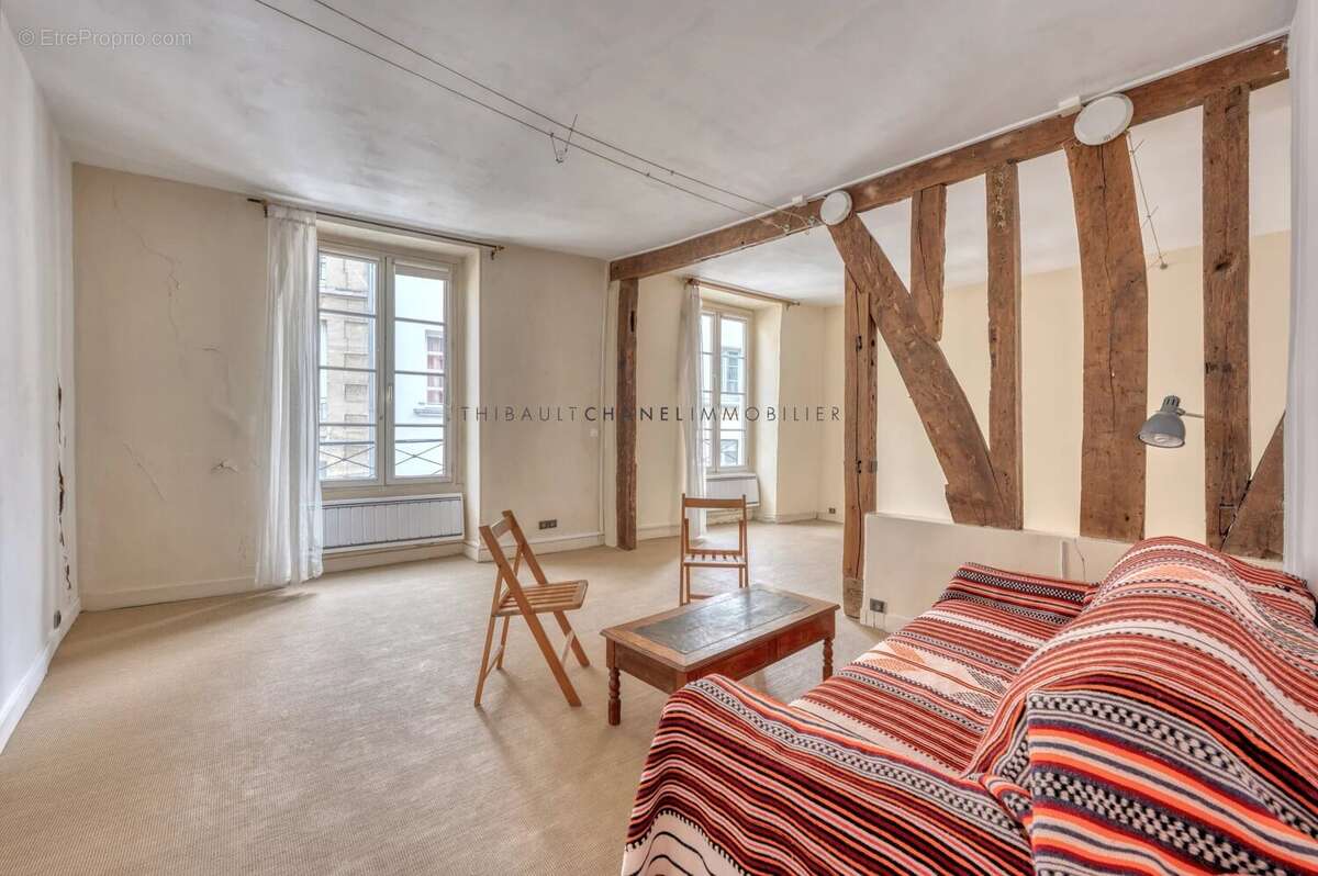 Appartement à PARIS-4E
