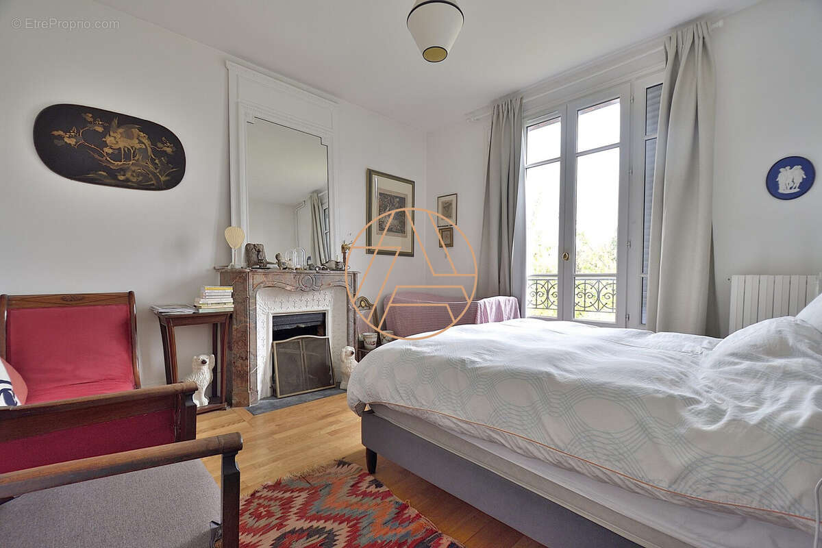 Maison à SAINT-MAUR-DES-FOSSES