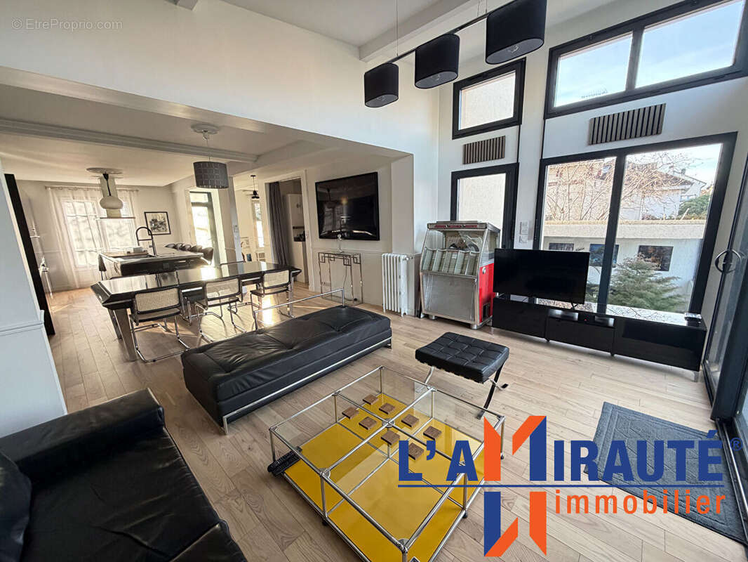 Maison à SARTROUVILLE