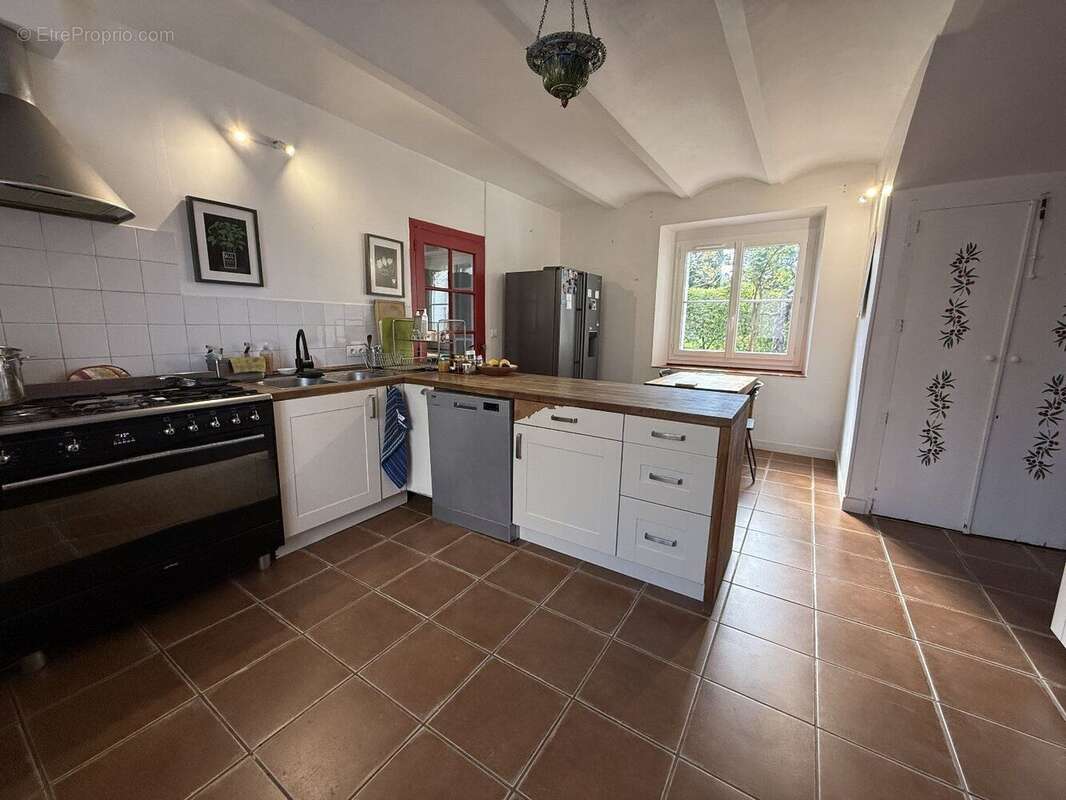 Maison de caractère au coeur d'un village - photo 4
