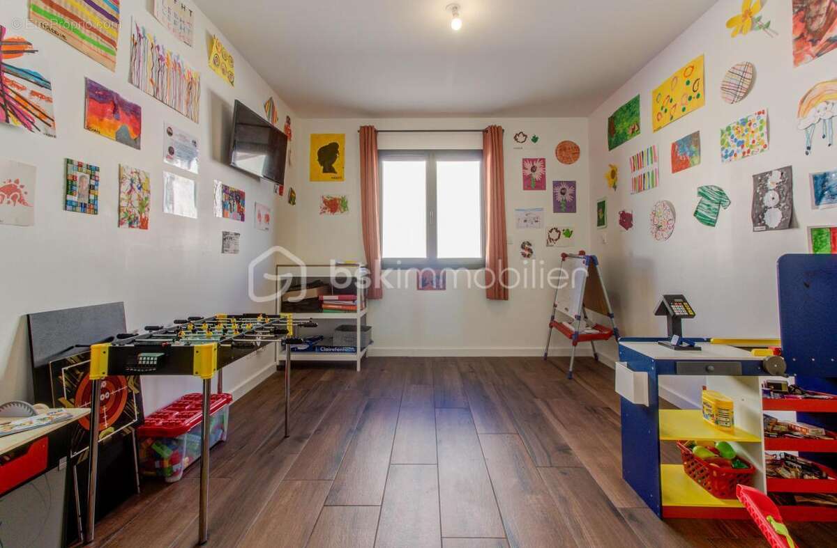 Maison à MONTELIMAR