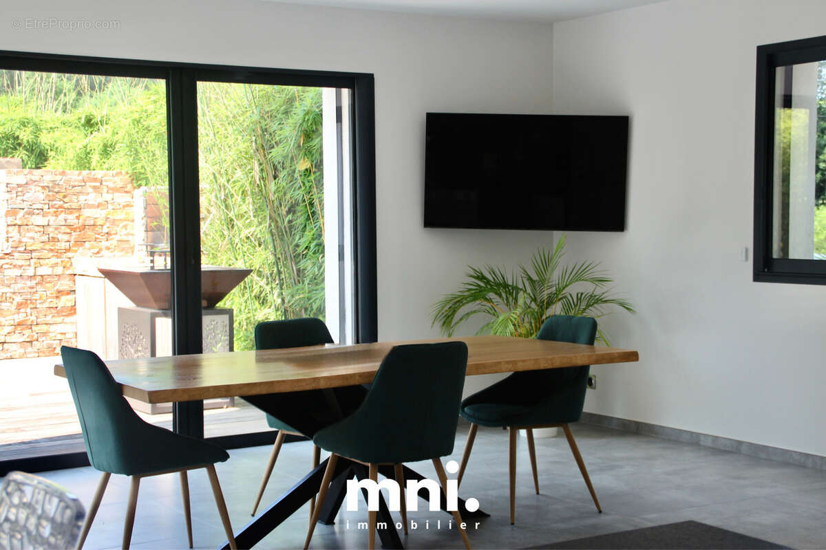 Maison à SIX-FOURS-LES-PLAGES