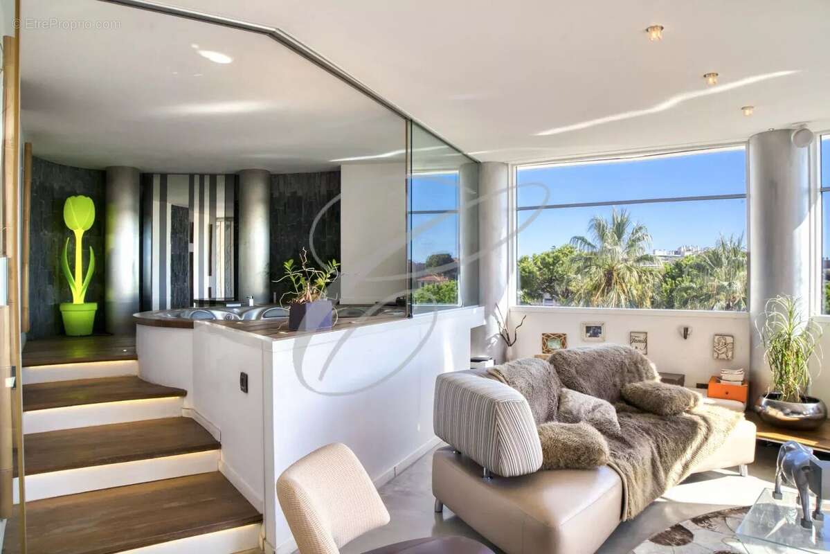 Appartement à ROQUEBRUNE-CAP-MARTIN