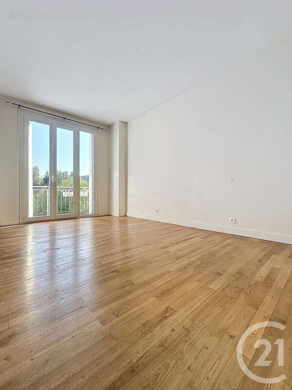 Maison 240 m² à Angouleme  - photo 6