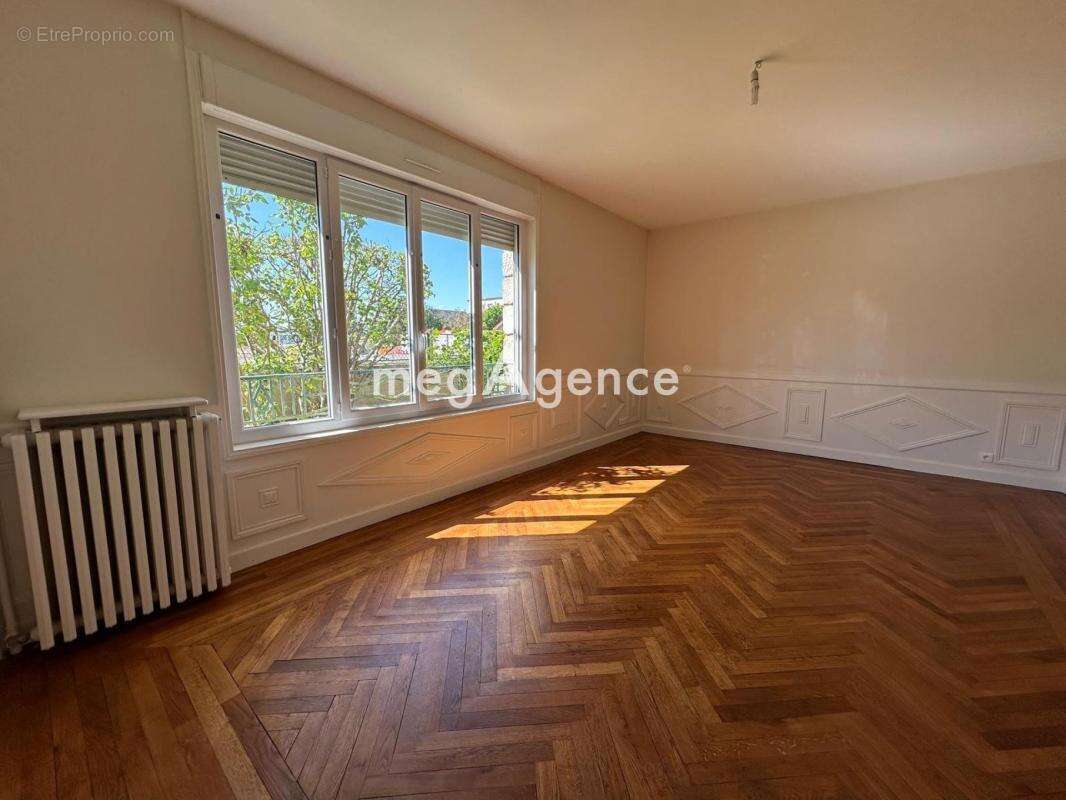 Maison à CHATELLERAULT