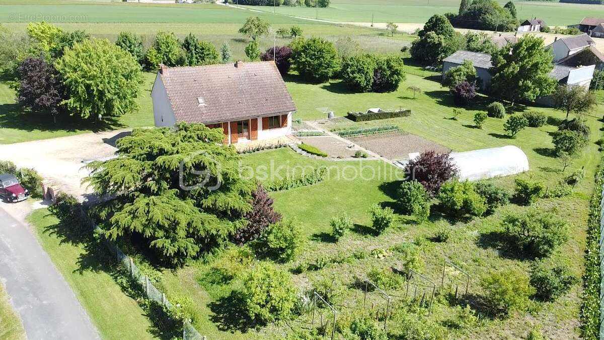 Maison à AUVILLIERS-EN-GATINAIS
