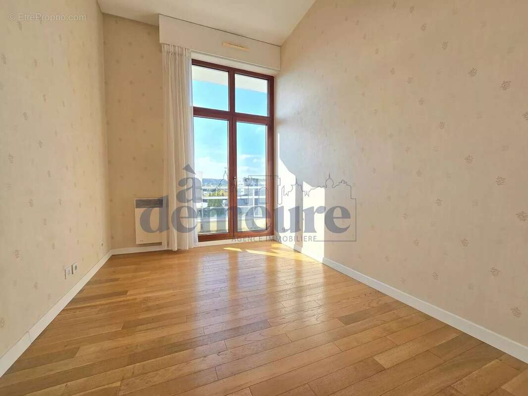 Appartement à ISSY-LES-MOULINEAUX