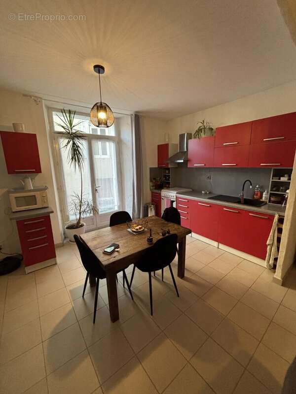 Appartement à MEYRANNES