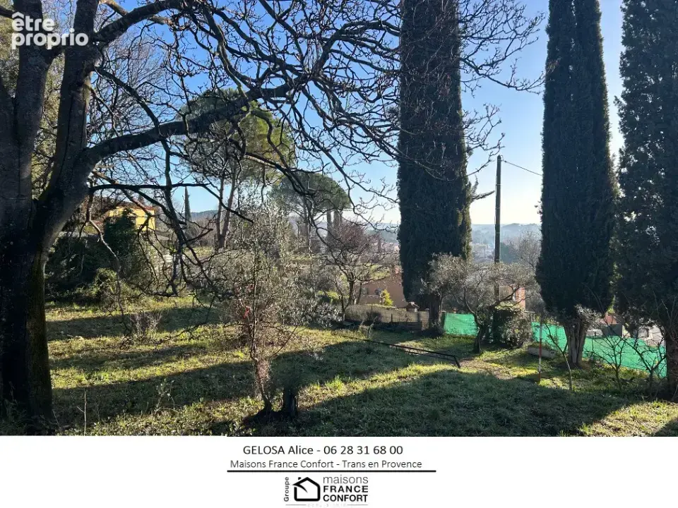 Photo Terrain à Draguignan au prix de 120 000€