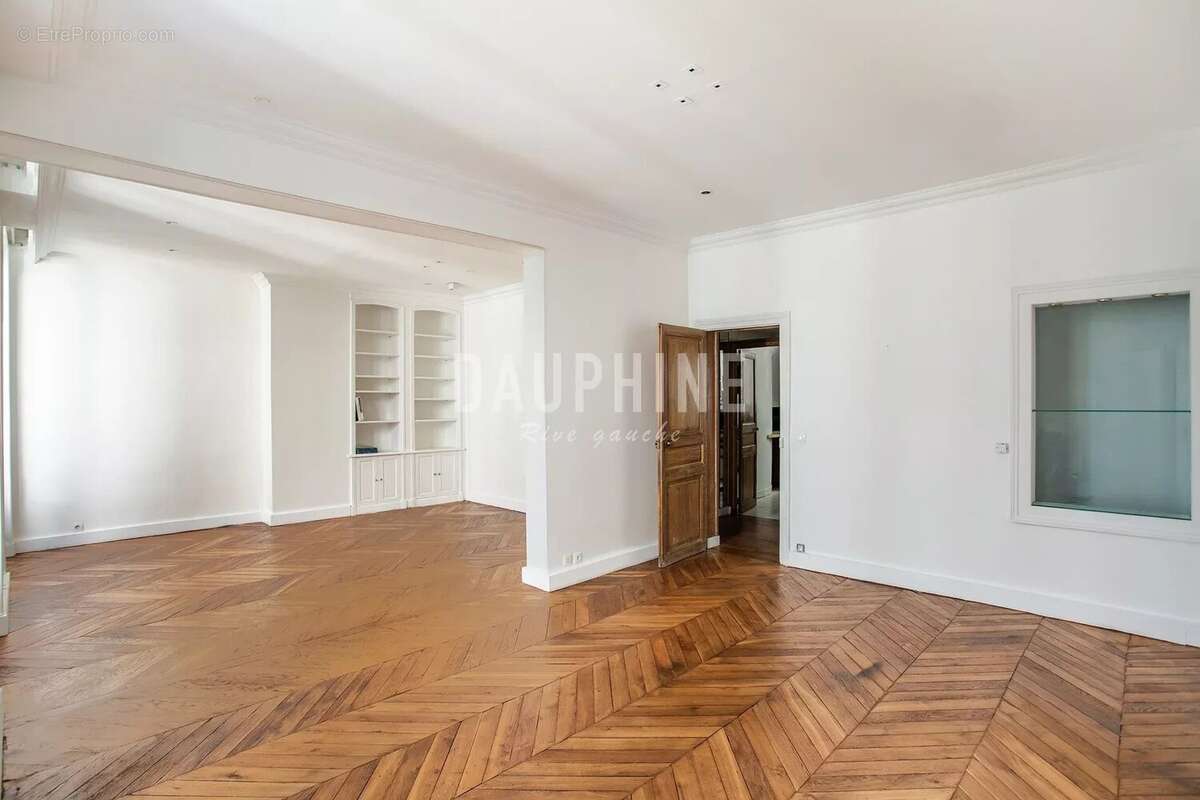 Appartement à PARIS-7E