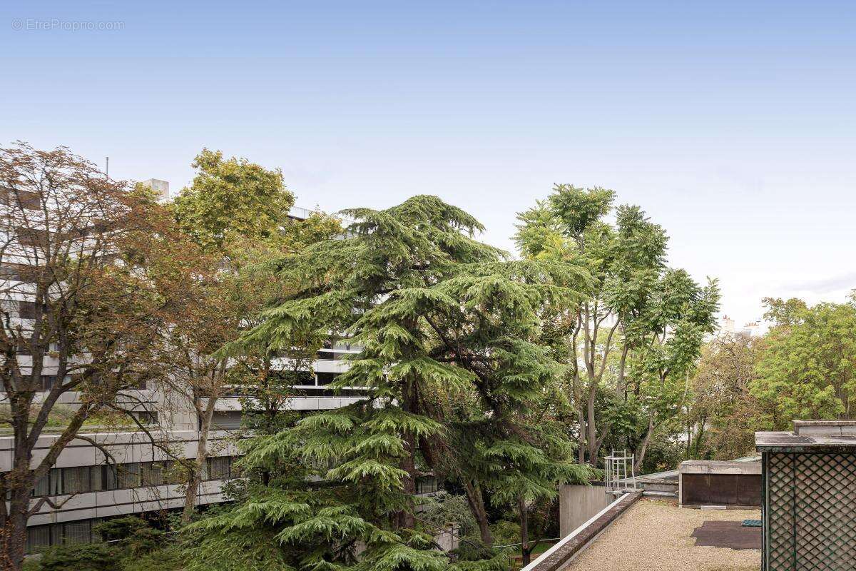 Appartement à PARIS-8E