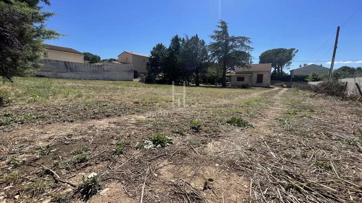 Fontvieille :Quartier agréable proche centre village et écoles - photo 2