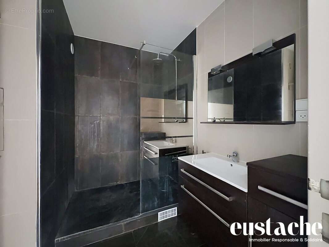 Appartement à PARIS-20E