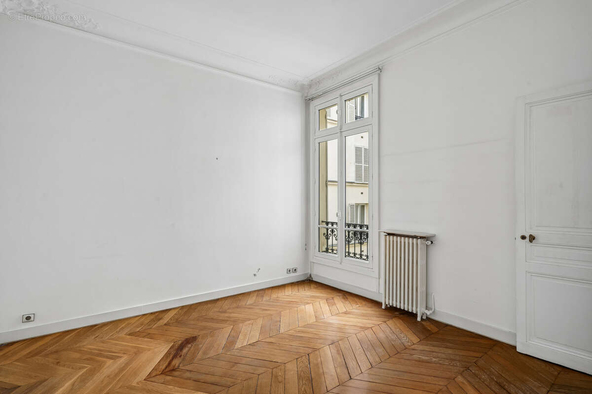 Appartement à PARIS-7E