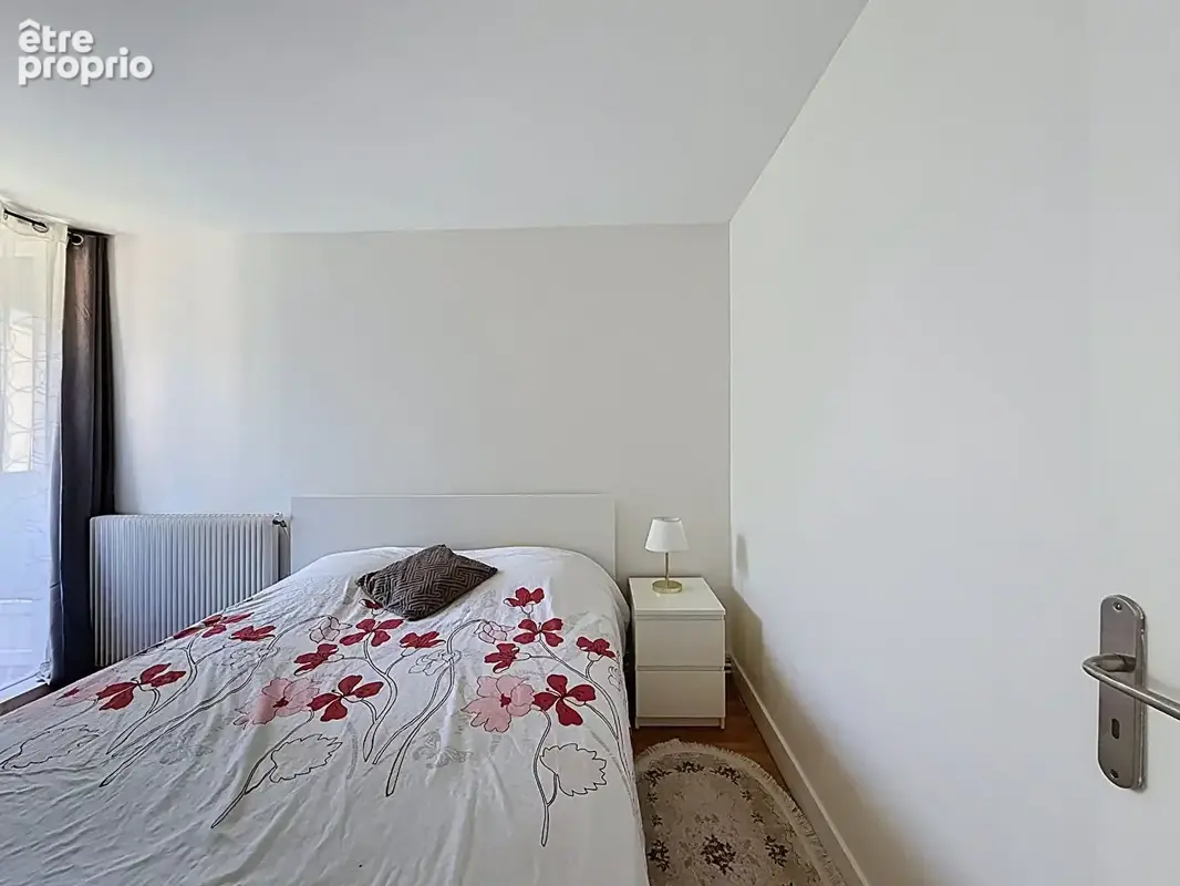 Montreuil, proche gare rer rosny, appartement 5 pièces avec balcons et cave. - photo 4