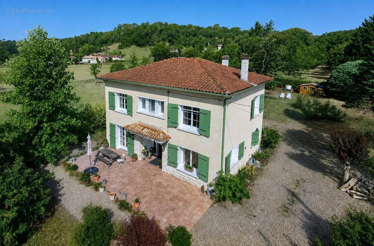 Maison à DOUZILLAC