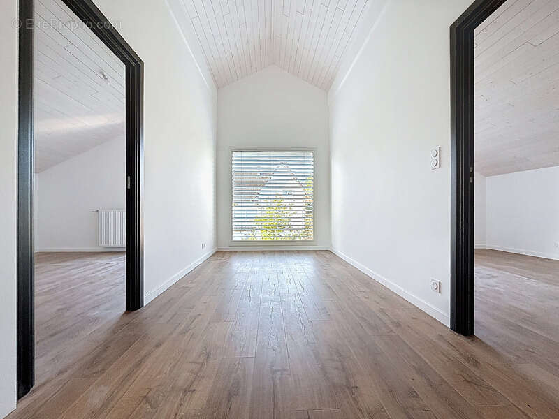 Maison à vendre 6 pièces DIVONNE LES BAINS (01) - photo 3