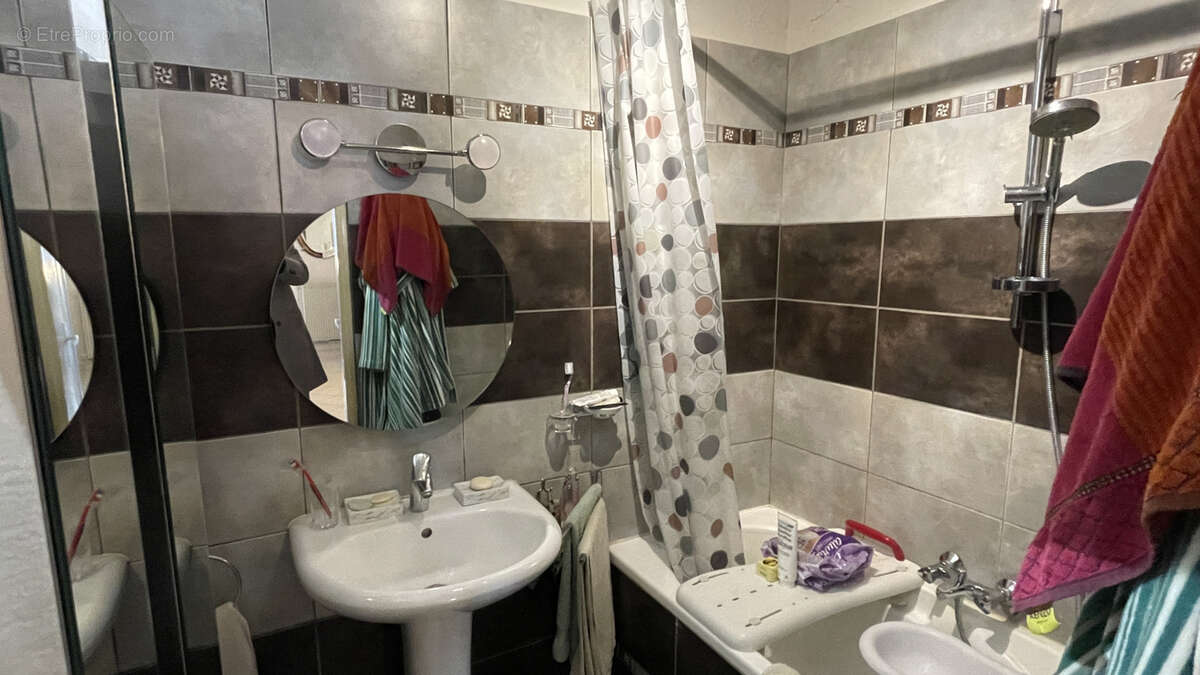 Appartement à MARSEILLE-7E
