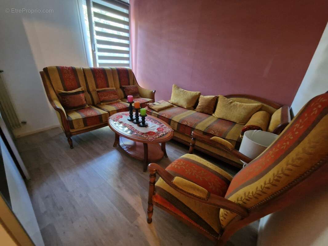 APPARTEMENT à vendre 5 pièces d'env 90 m2 VITTEL (88) avec BALCON, GARAGE, 2 CAVES - photo 7