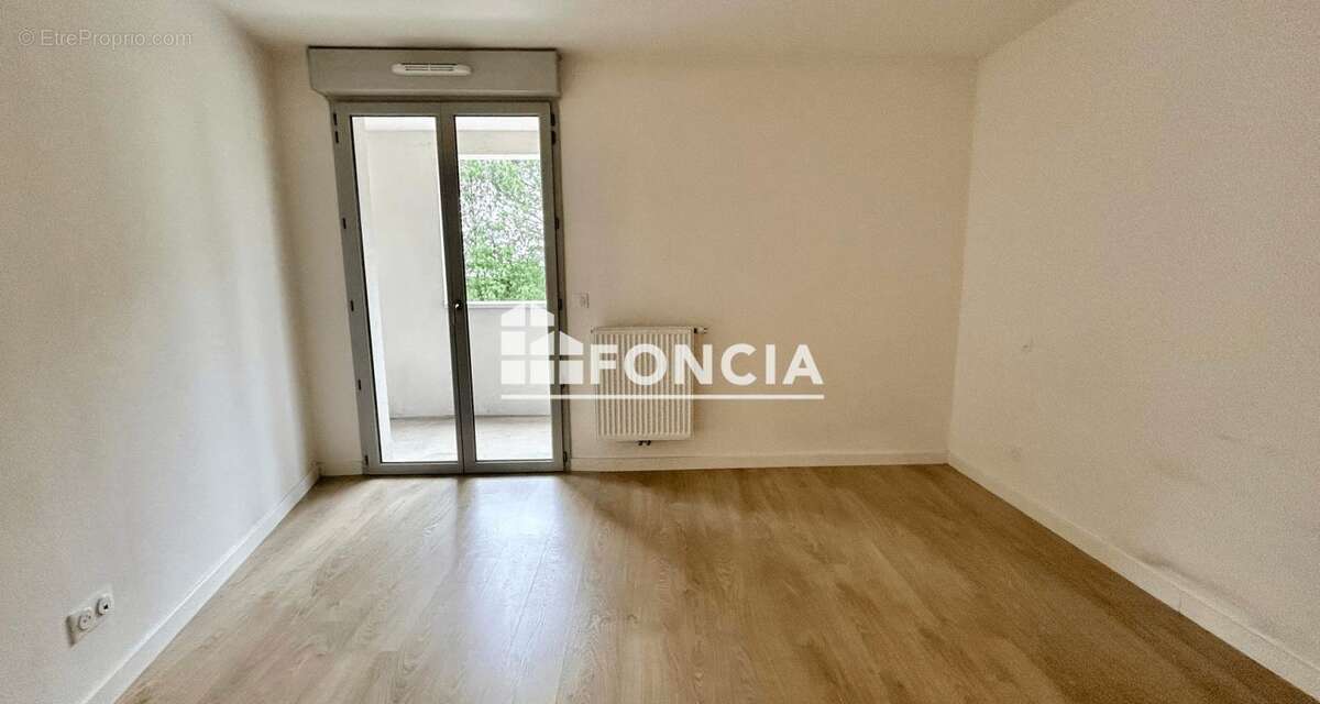 Appartement T3 de 68 m² avec terrasse parking et cellier - photo 4