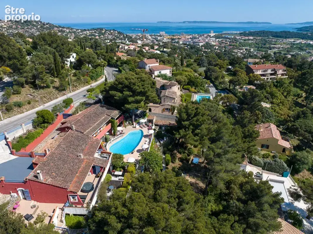 COUP DE COEUR BORMES Superbe  Propriété 360 m2 /2155m²  piscine garages parkings - photo 17