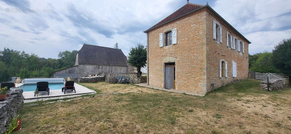Magnifique maison en pierre restaurée avec piscine - photo 5