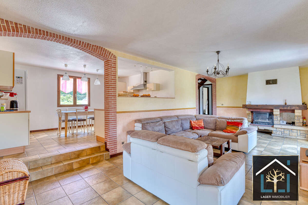Maison  Faramans avec magnifique terrain et plan d'eau - photo 10