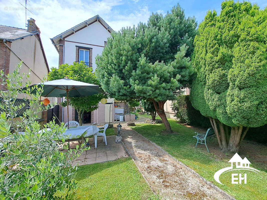 Maison à SAINTE-GAUBURGE-SAINTE-COLOMBE