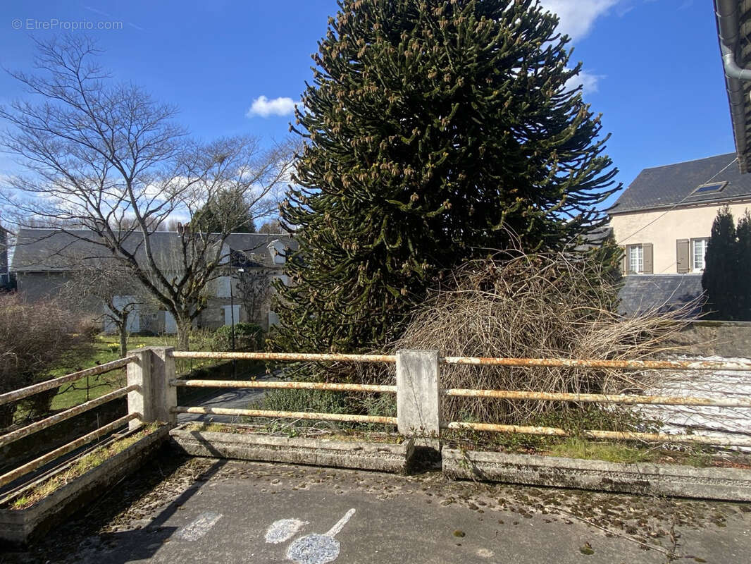 Maison à ARNAC-POMPADOUR