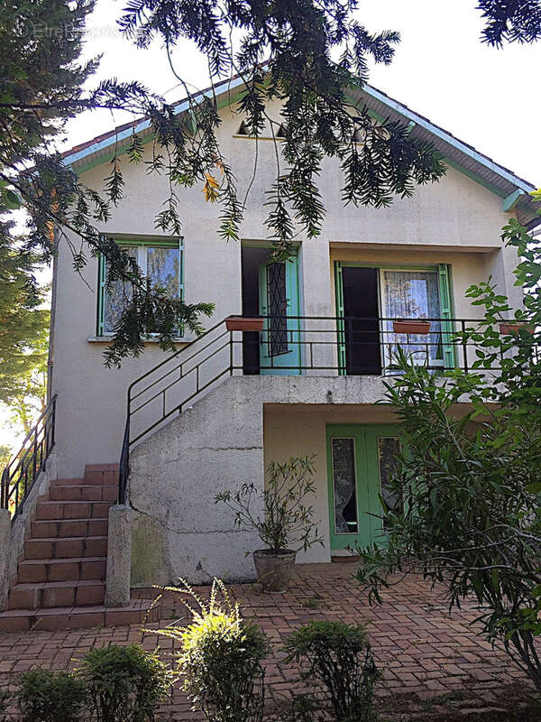 Maison à CASTELNAU-MONTRATIER